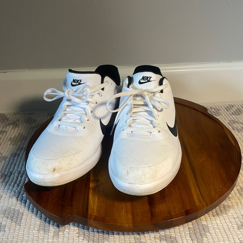 USED Nike infinity Golf Shoes Brand: Nike.     Color: Black and White.   Size: 8